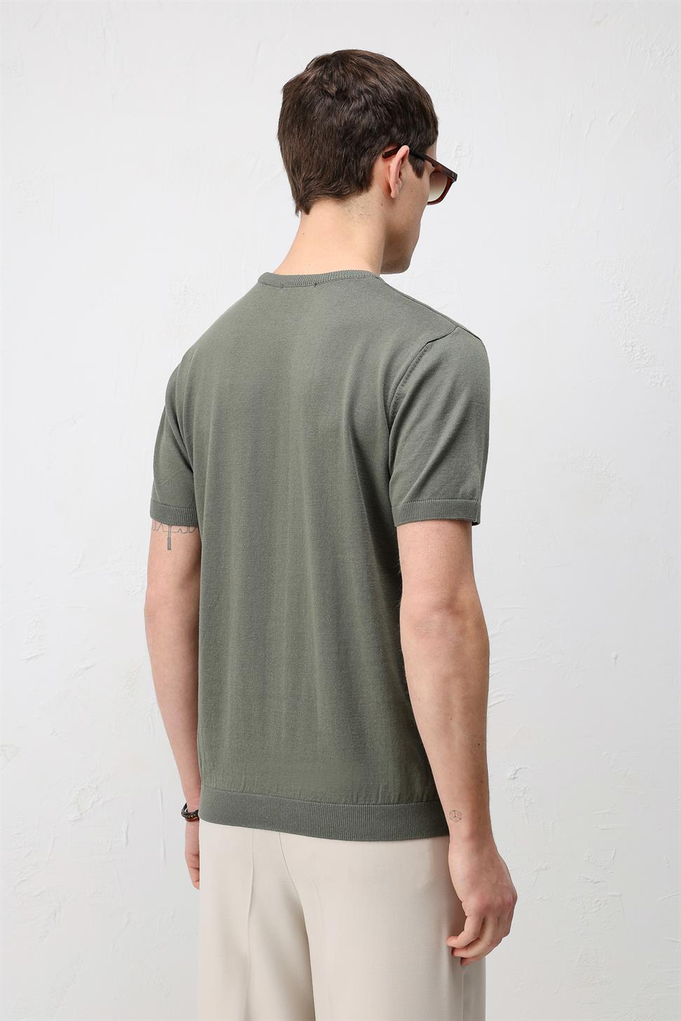 تي شيرت تريكو مريح وضيق
