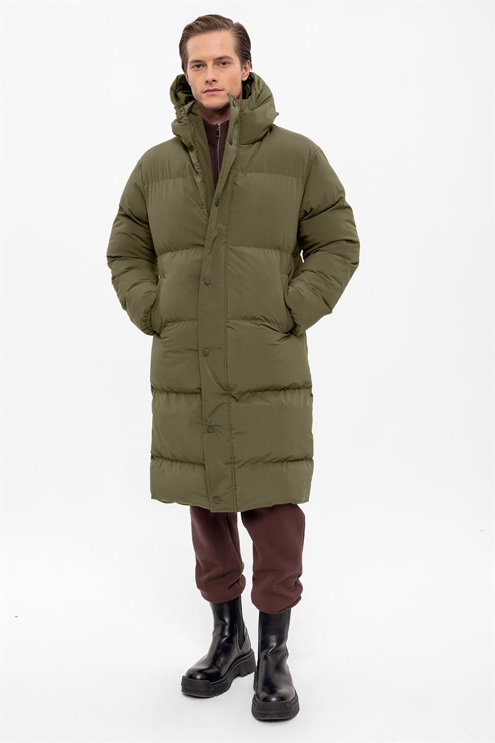 سترة منتفخة طويلة مقنعين