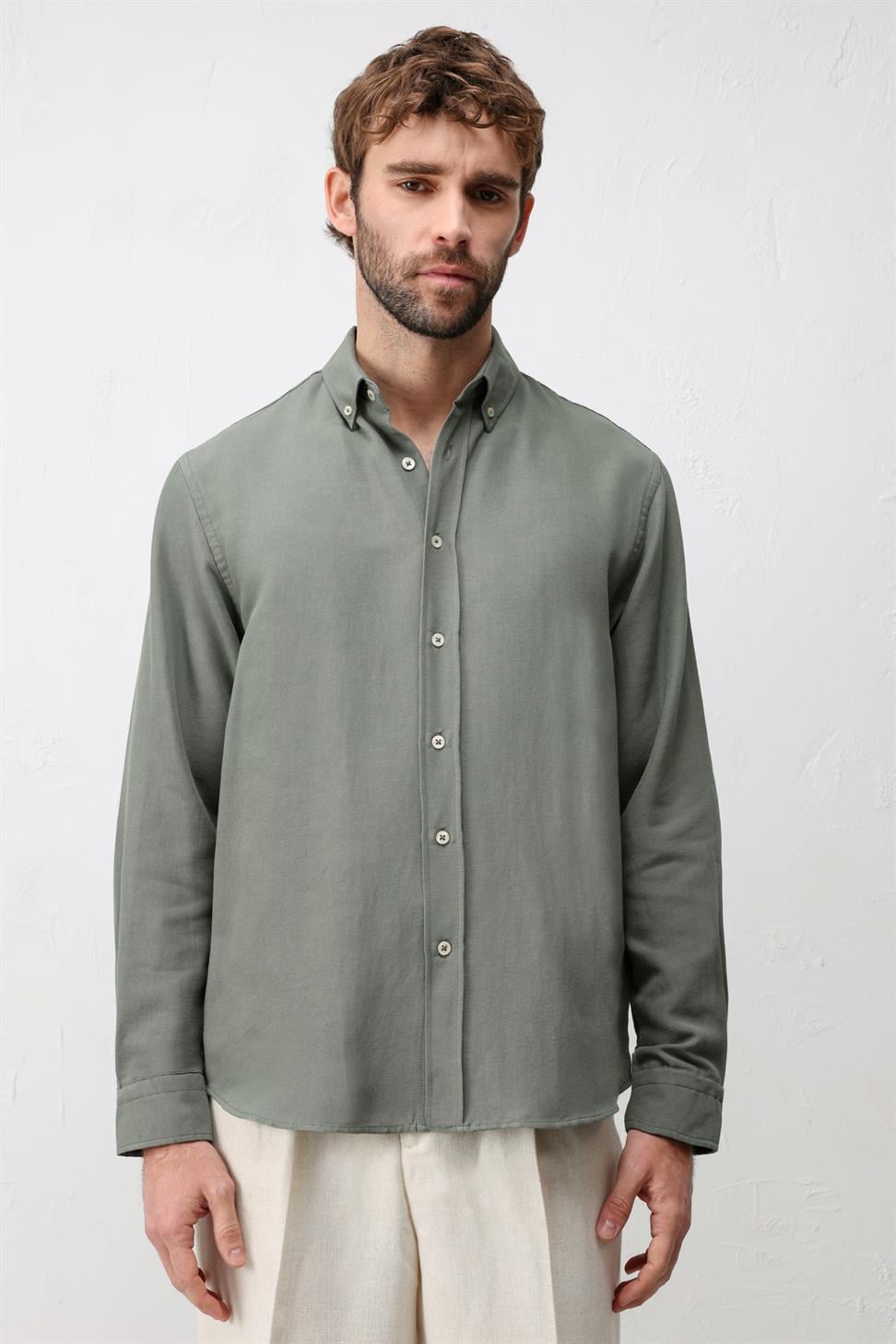 Relaxed Fit Mens Shirt with Linen Blend