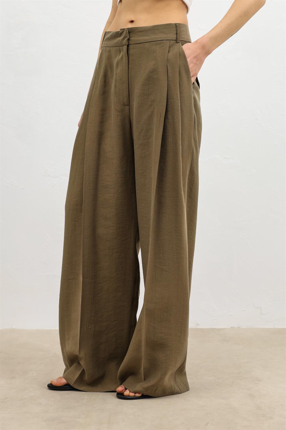 بنطال نسائي واسع الساق من مزيج الليوسيل