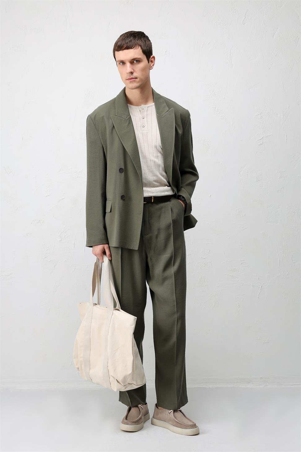 سترة بليزر رجالية مريحة من مزيج من الأقمشة