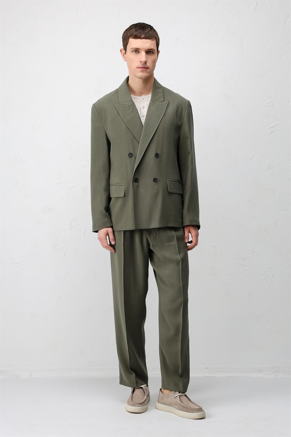 سترة بليزر رجالية مريحة من مزيج من الأقمشة