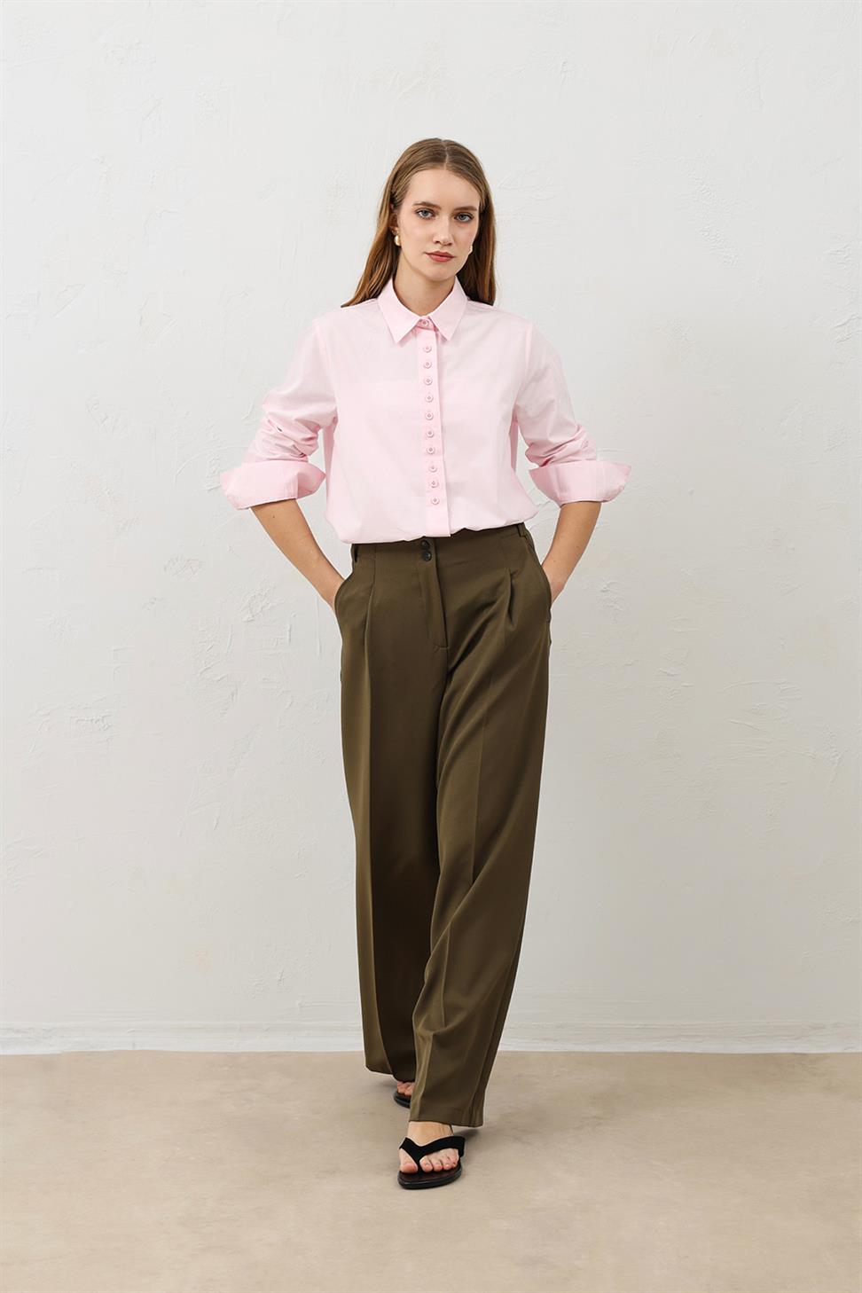 بنطلون نسائي واسع الساقين مع جيوب مفصلة