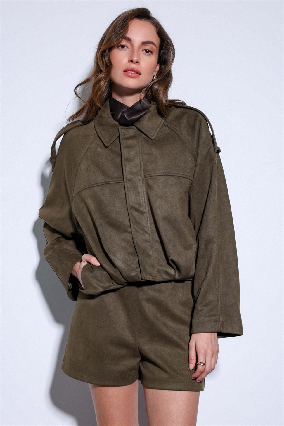 جاكيت بومبر للسيدات بمظهر الجلد المدبوغ