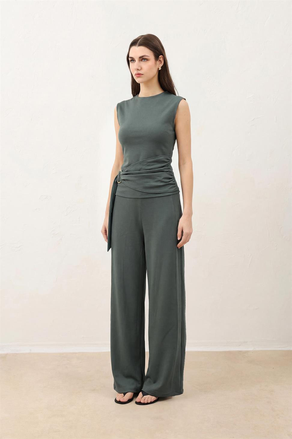 Womens Set with Buckle Detail