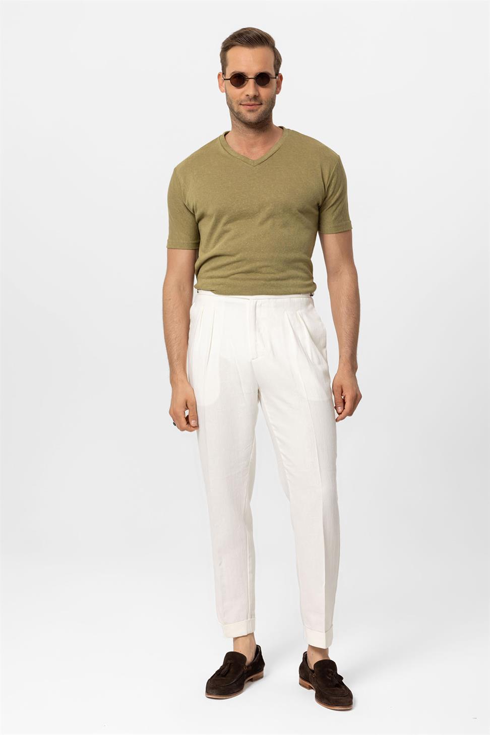 تي شيرت رجالي أساسي برقبة على شكل V