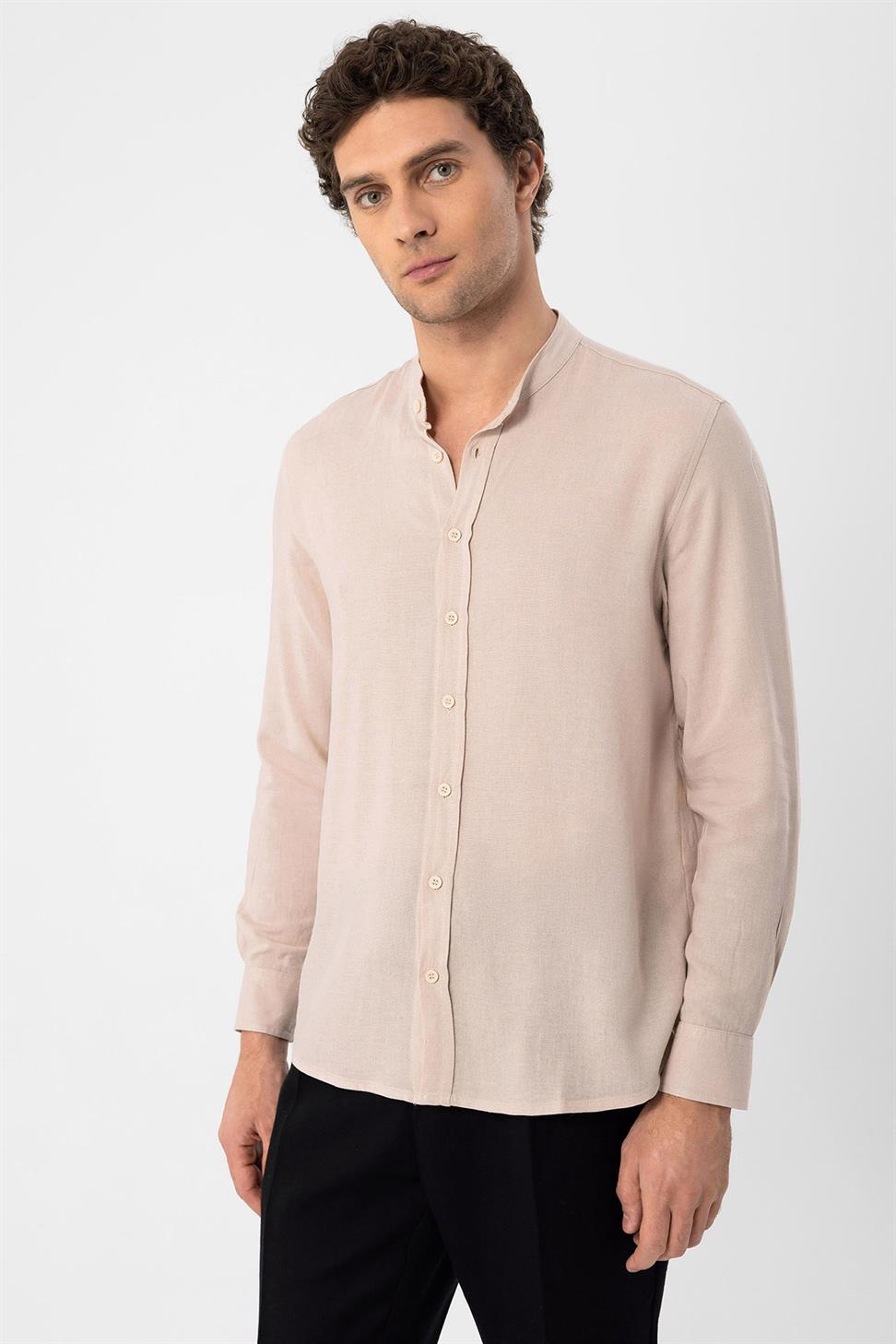 قميص رجالي بياقة القاضي