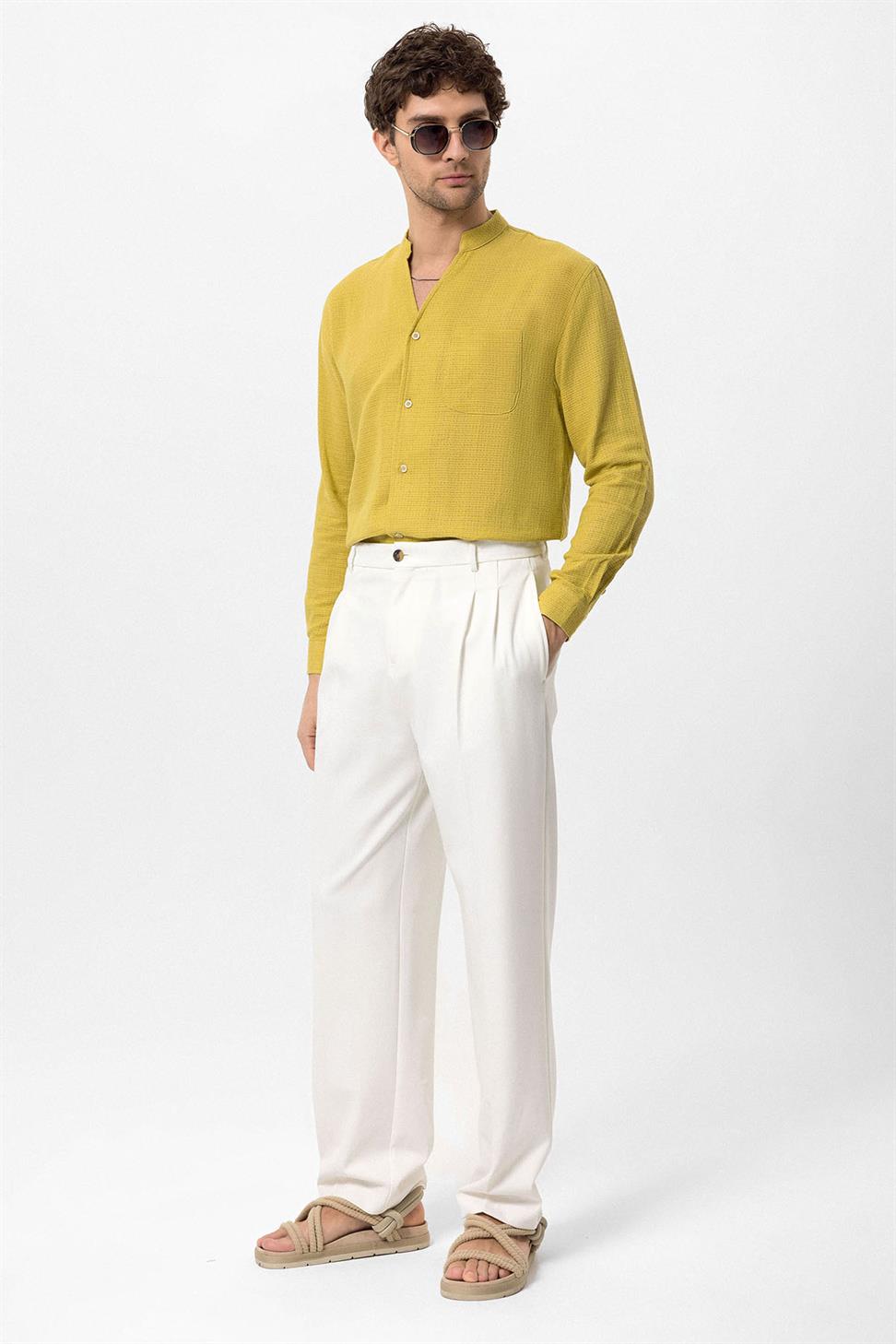 قميص رجالي محبوك بياقة القاضي