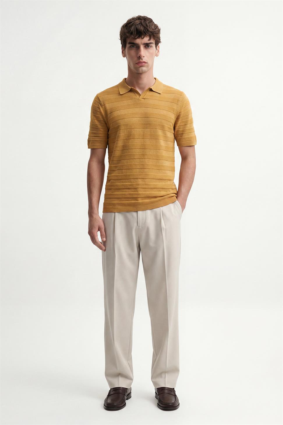 تي شيرت تريكو منقوش بياقة بولو مخططة