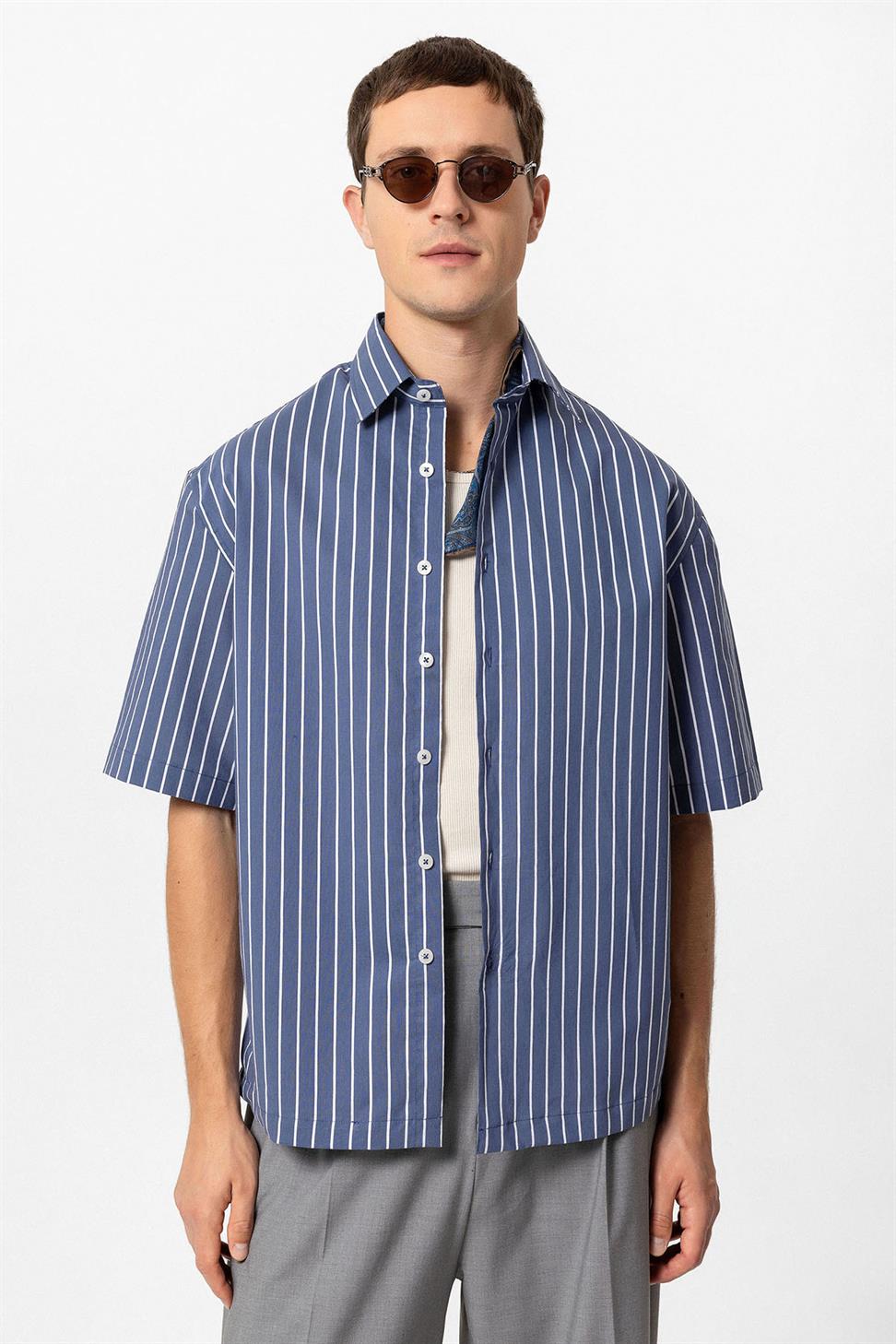 قميص رجالي بأكمام قصيرة مخططة بأكمام قصيرة