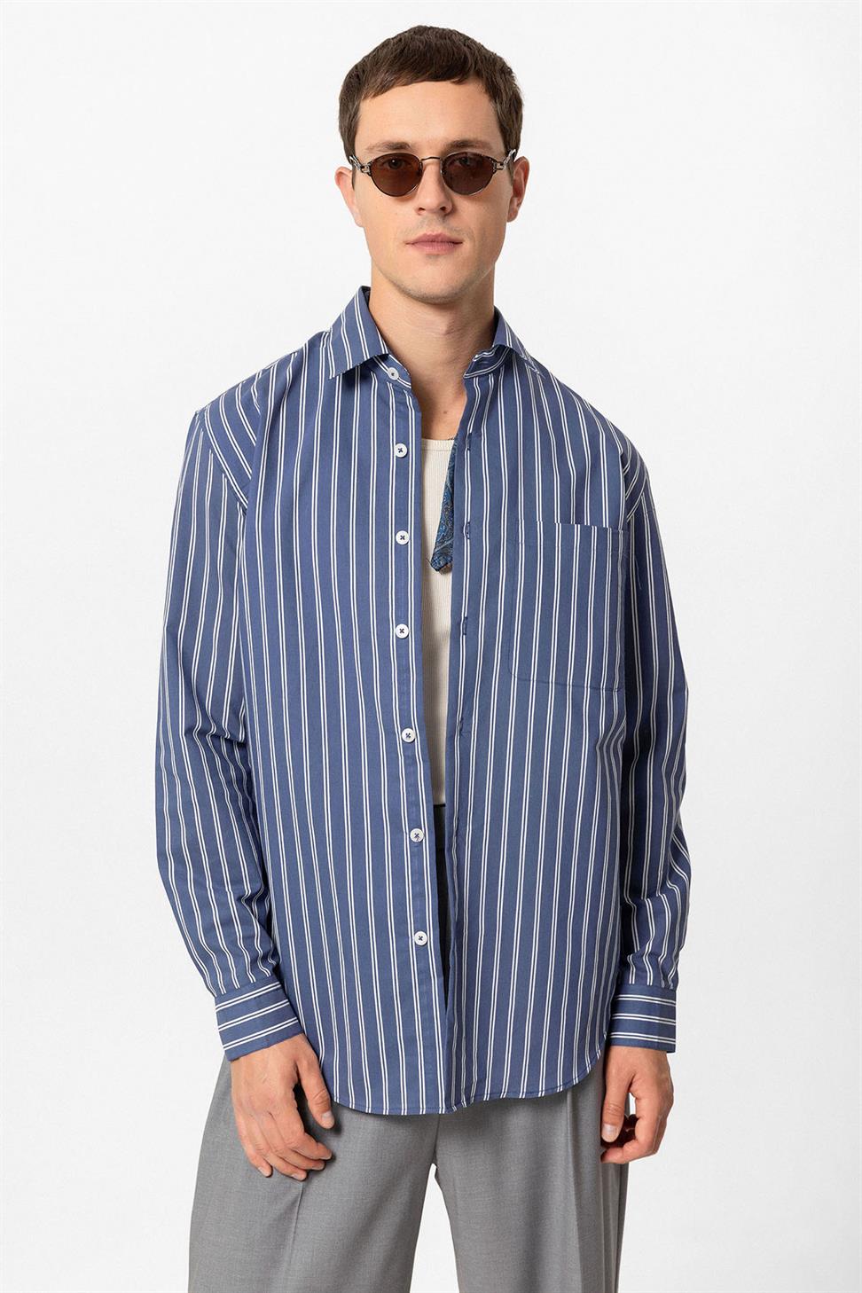 قميص رجالي بأكمام طويلة مخططة ذات أكمام طويلة عادية