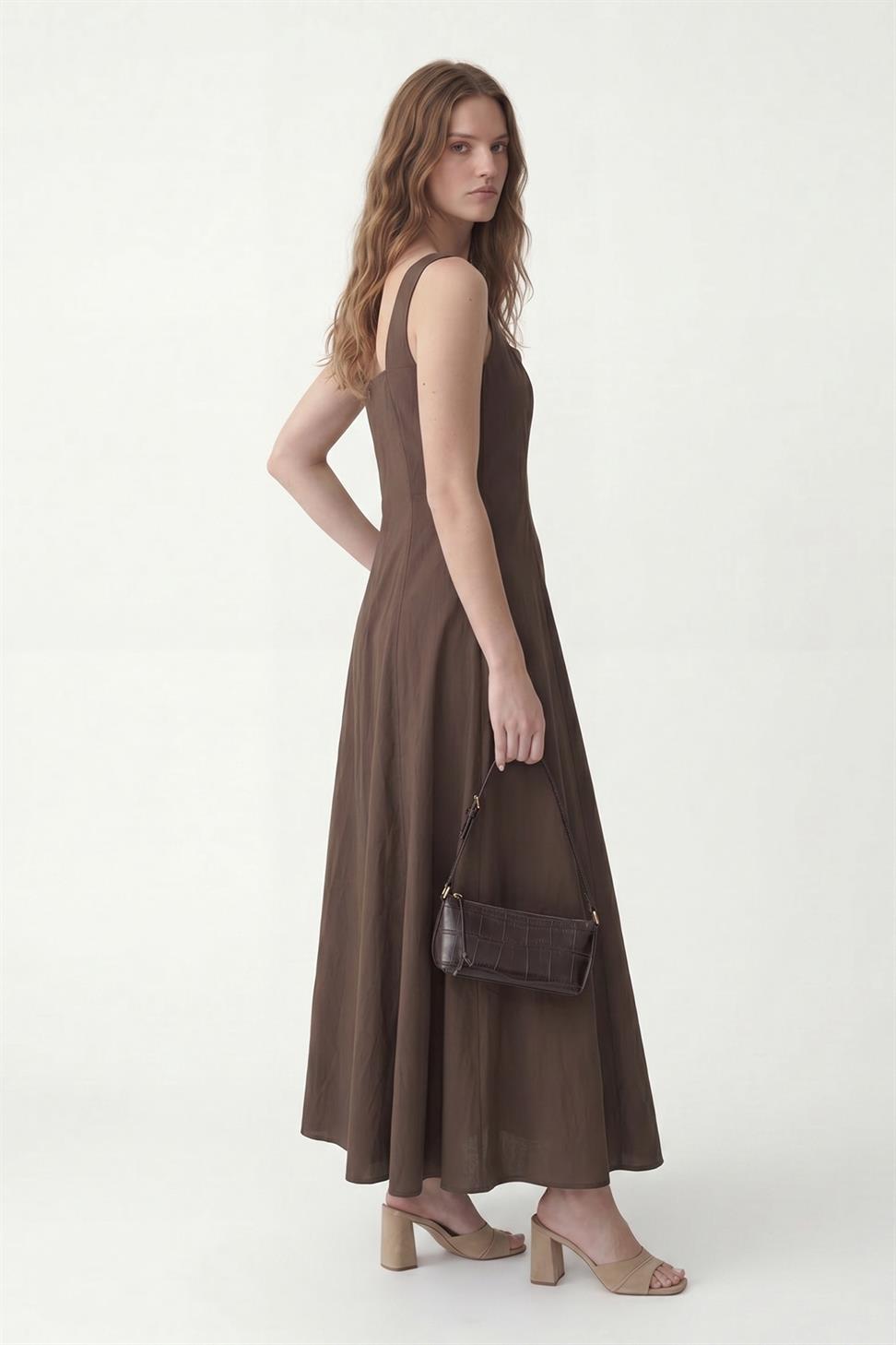 فستان نسائي من البوبلين بأكمام