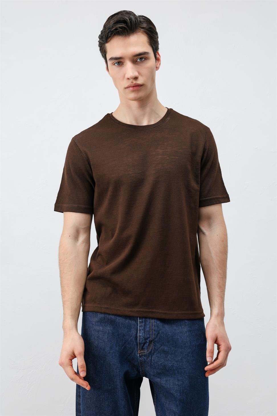 تي شيرت رجالي بسيط