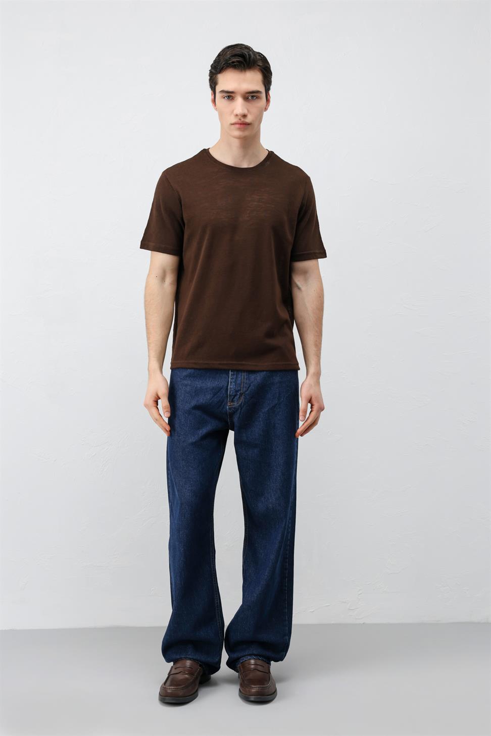 تي شيرت رجالي بسيط