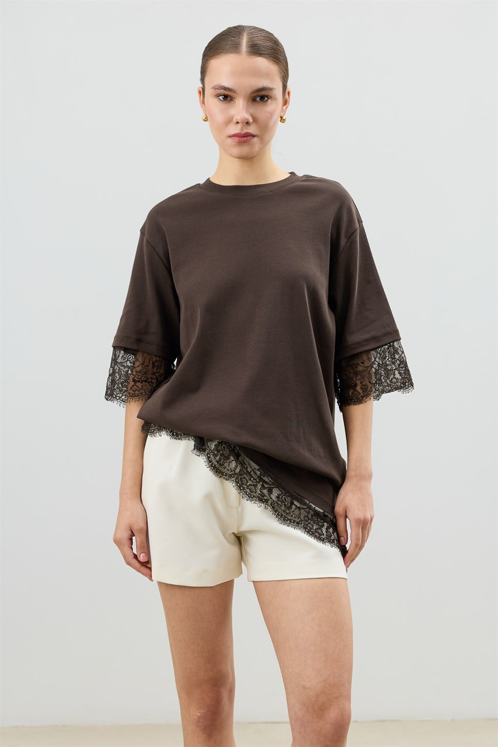 Antioch Kahve Dantel Detaylı Kadın T-Shirt
