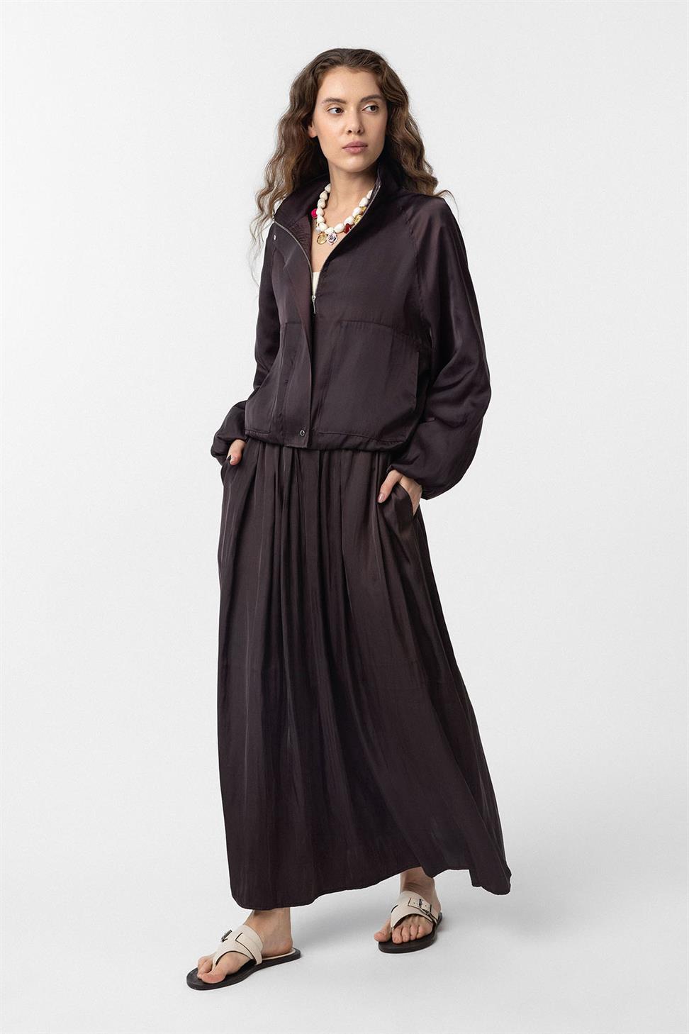 سترة بومبر نسائية ضيقة بياقة قائمة