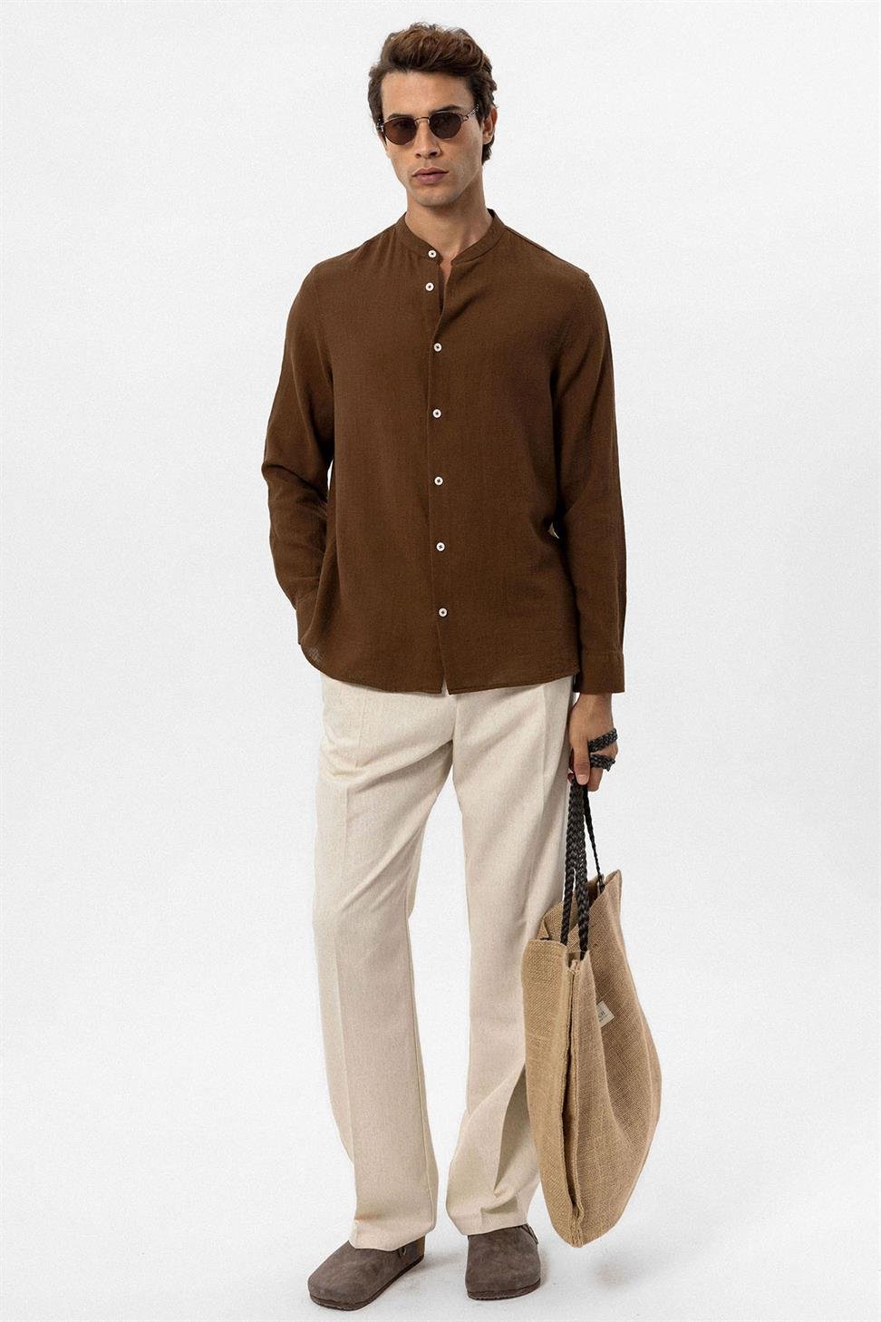 قميص رجالي منسوج بياقة القاضي