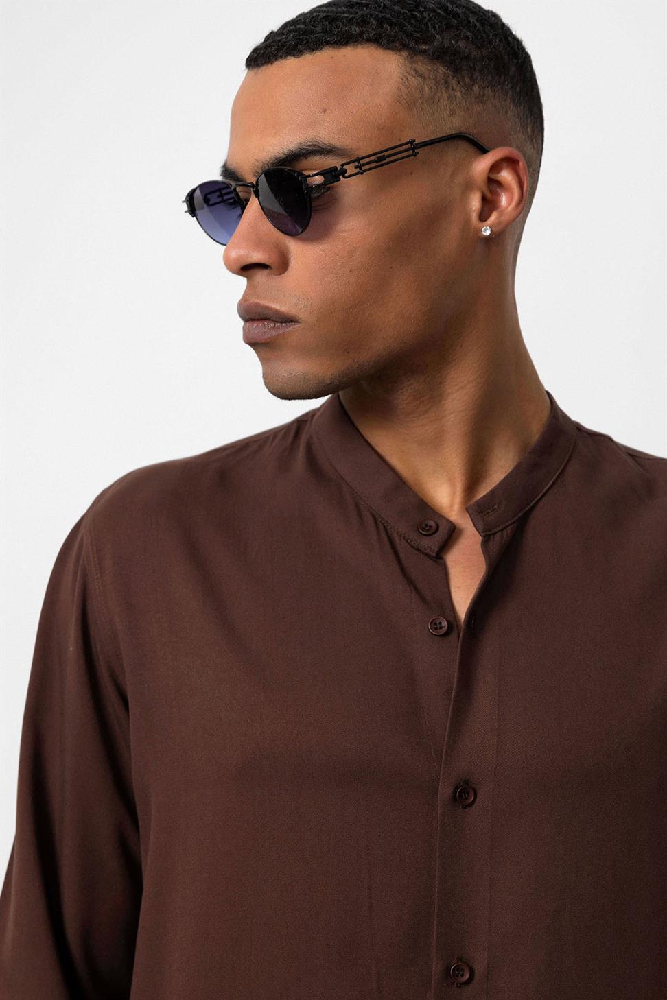 قميص رجالي بياقة القاضي بياقة عادية