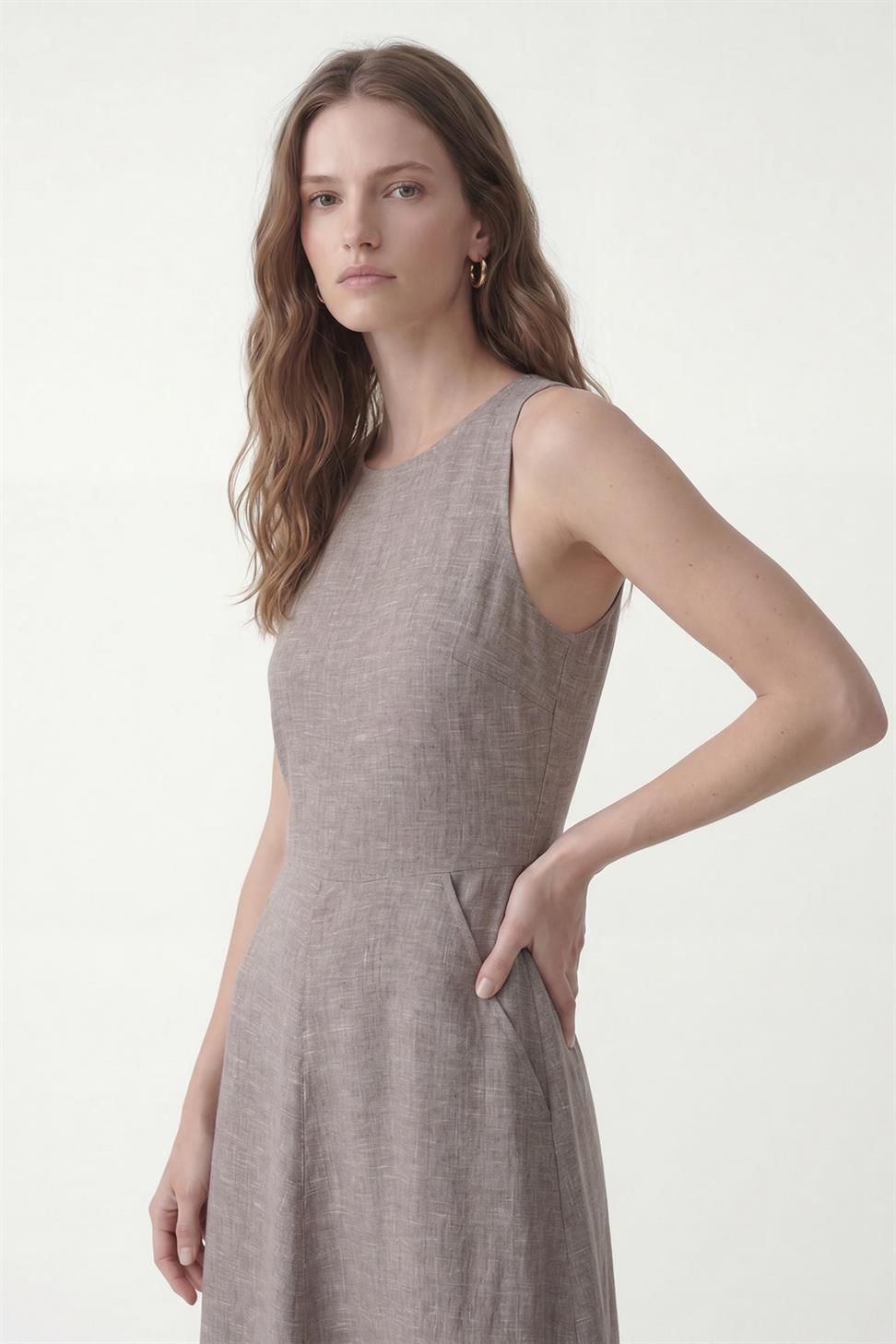 فستان نسائي بنمط الكتان