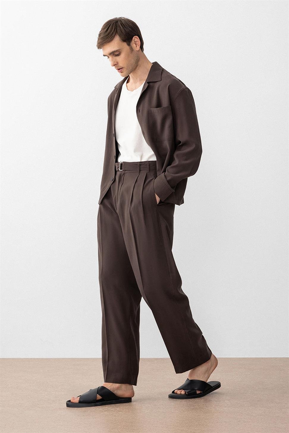 Antioch Kahve Modal Kumaş Relax Fit Kemerli Erkek Pantolon