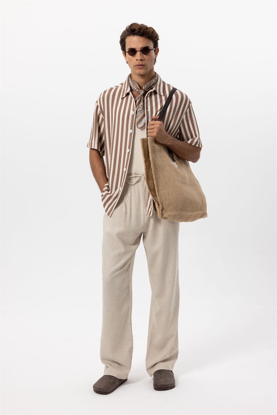 قميص رجالي مخرّم مخرّم مخرّم للرجال