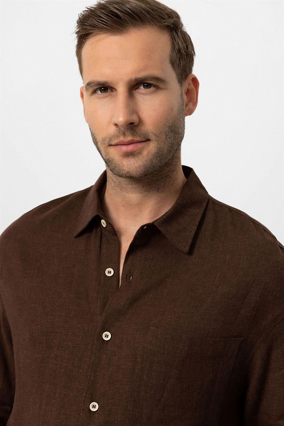 قميص رجالي بأكمام طويلة مكشوف الأكمام