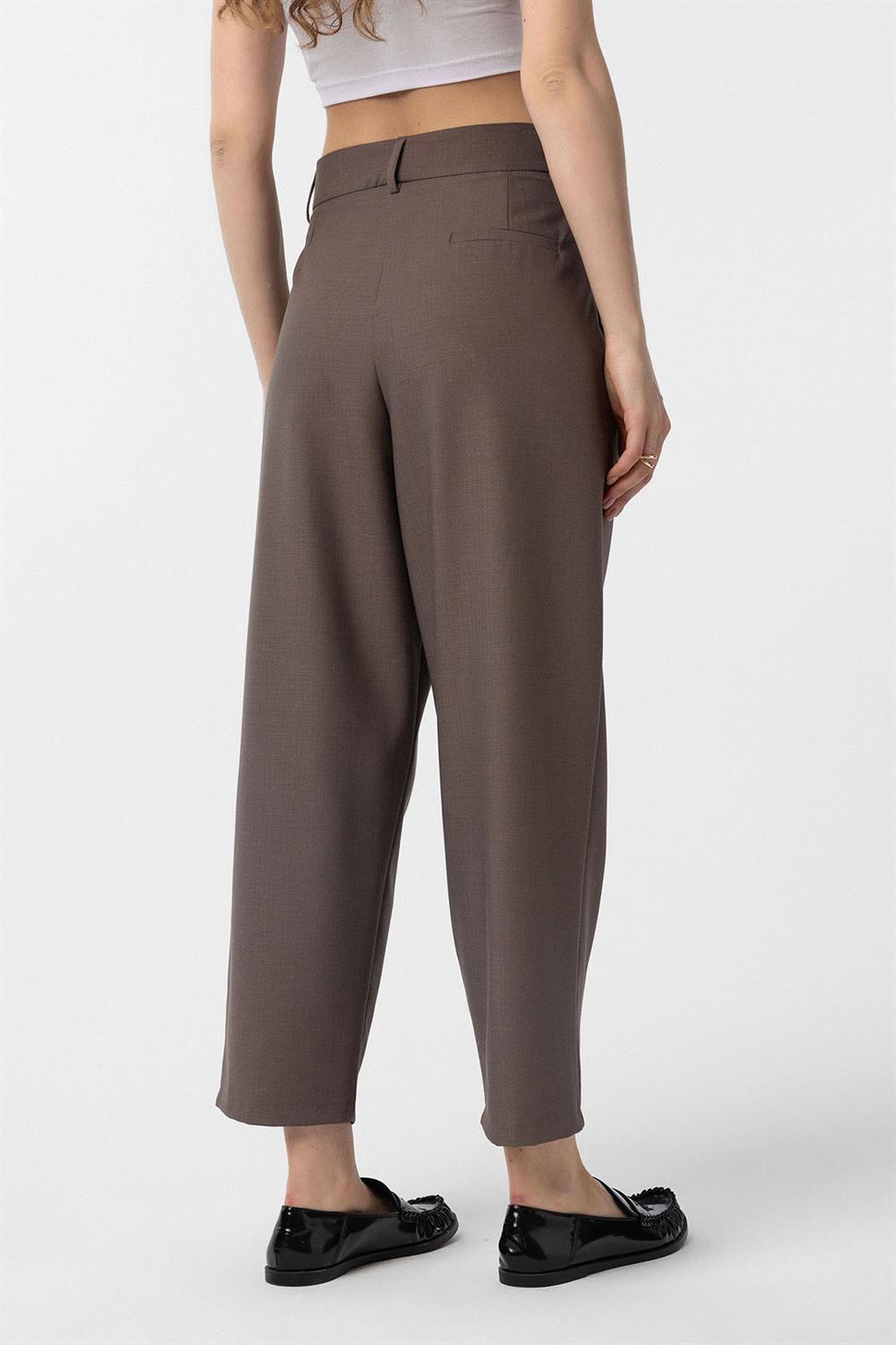 بنطلون نسائي طويل حتى الكاحل من Pilili