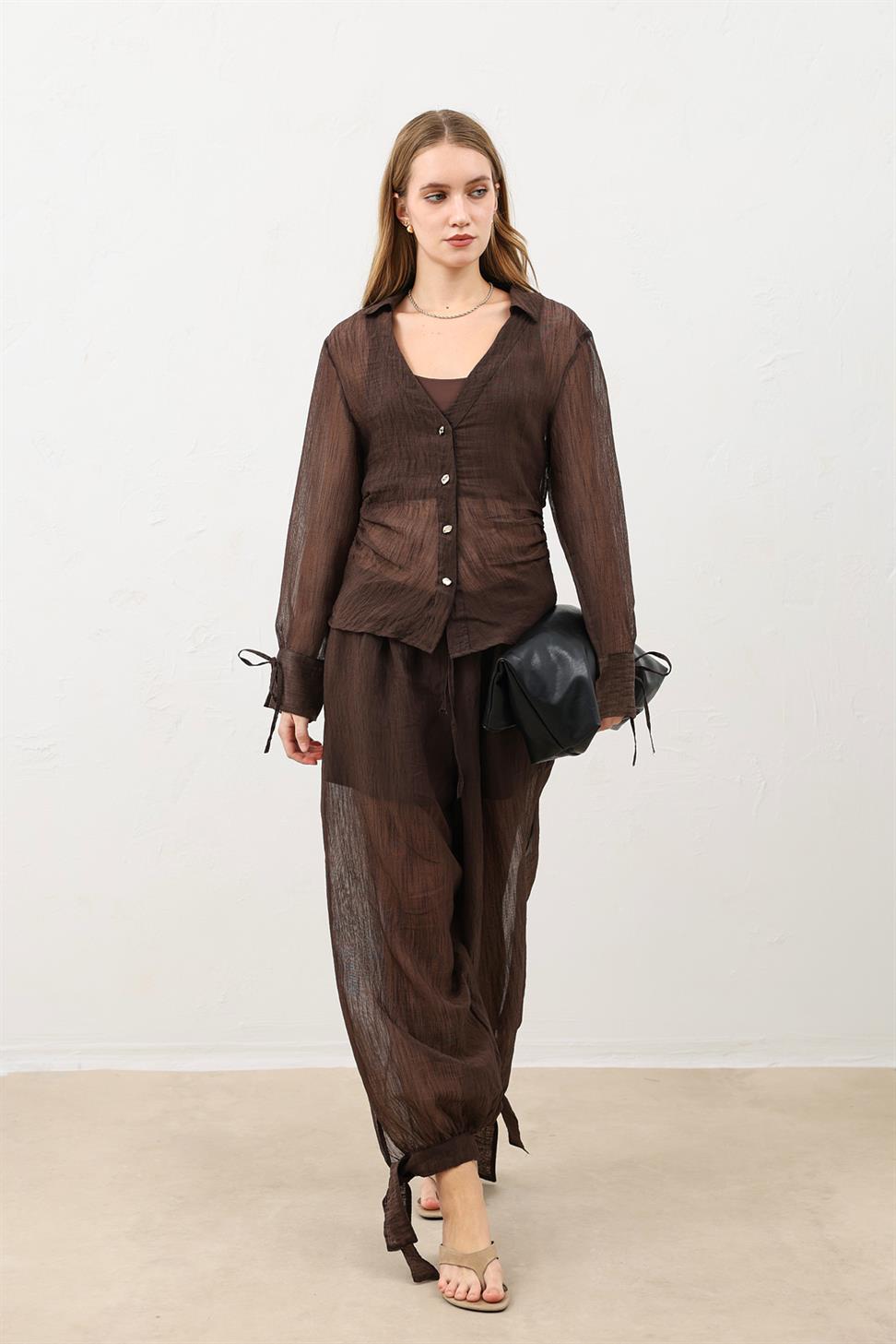 بنطال نسائي شبه شفاف