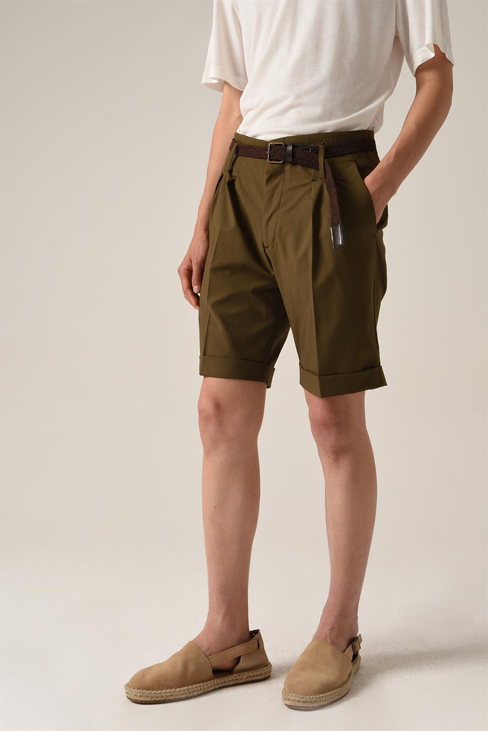 شورت مطوي بتفاصيل حزام