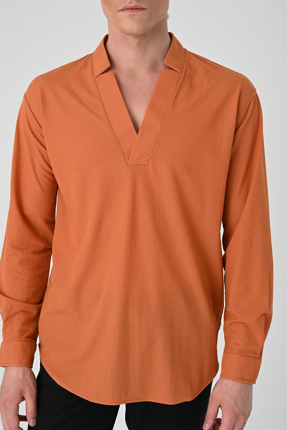 اقتصاص قميص الرجل الخامس الرقبة طويلة الأكمام