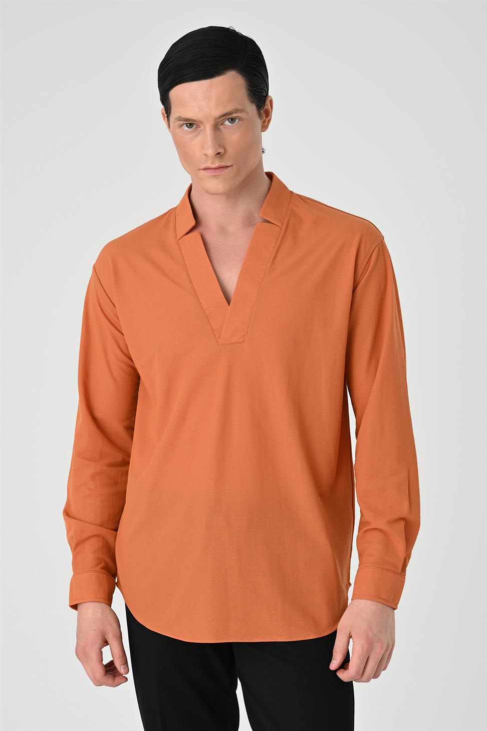 اقتصاص قميص الرجل الخامس الرقبة طويلة الأكمام