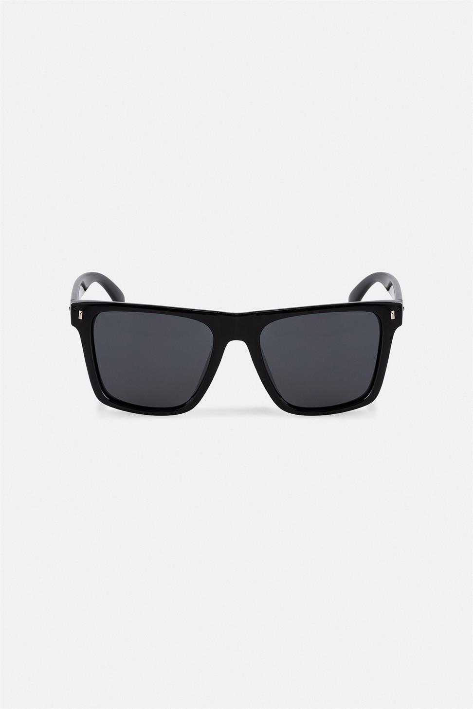 النظارات الشمسية الرجالية المربعة