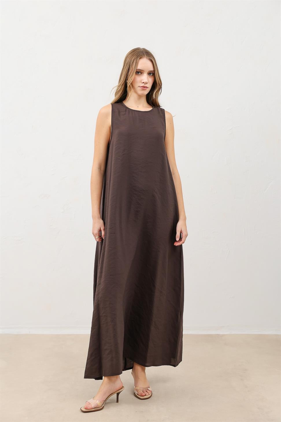 فستان ميدي برقبة حبال ملفوفة