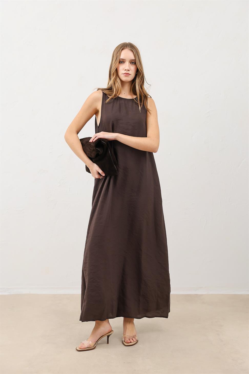 فستان ميدي برقبة حبال ملفوفة