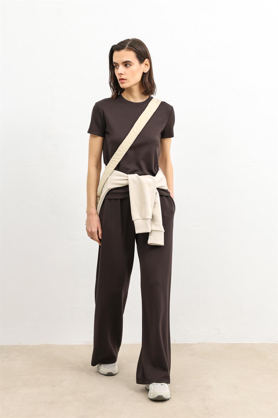 Womens Relaxed-Fit Sweatsuit