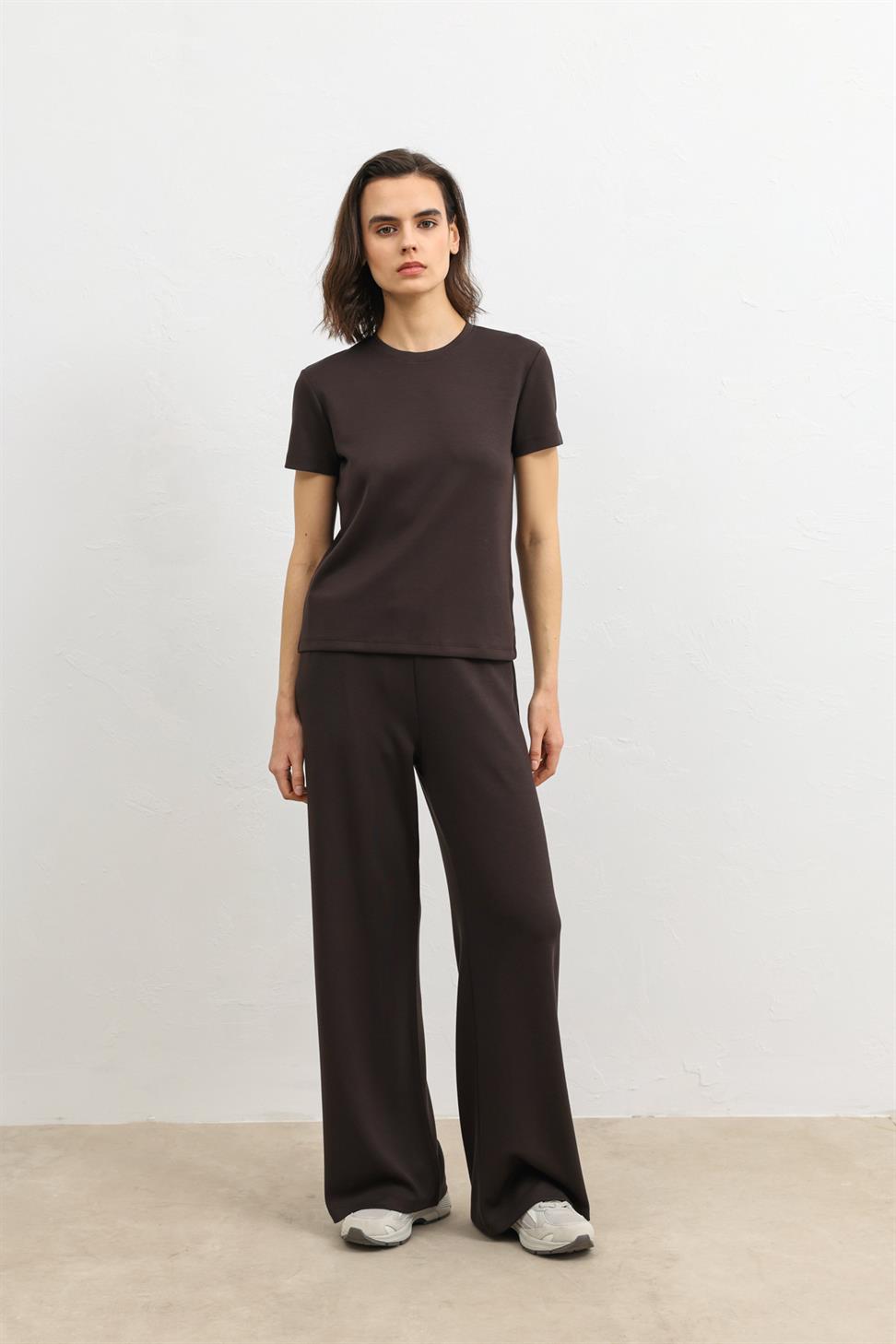 Womens Relaxed-Fit Sweatsuit