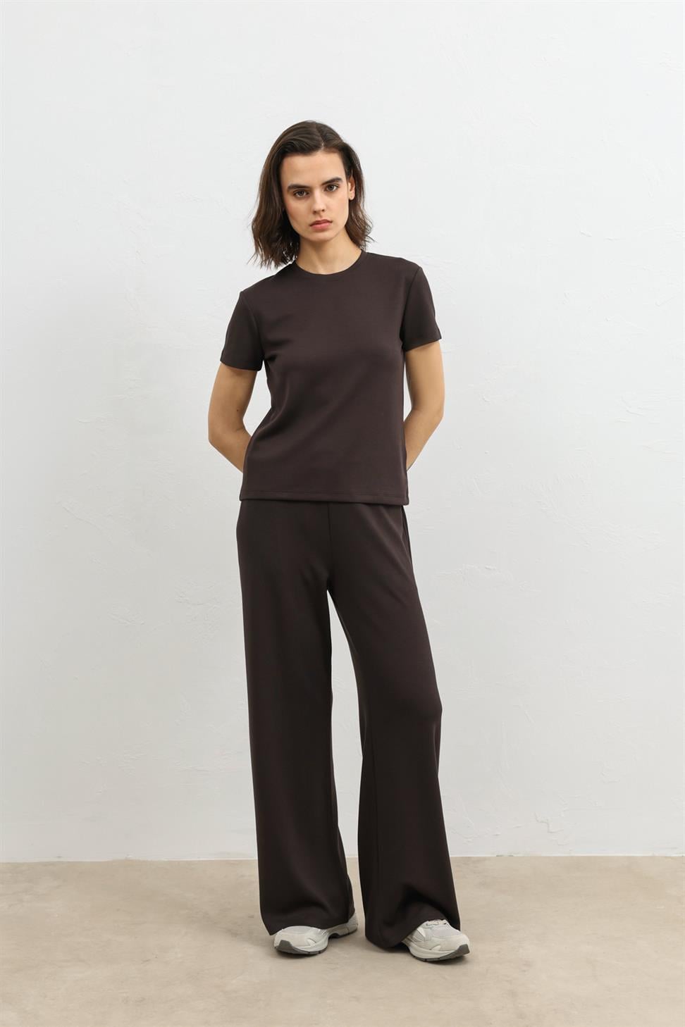 Womens Relaxed-Fit Sweatsuit