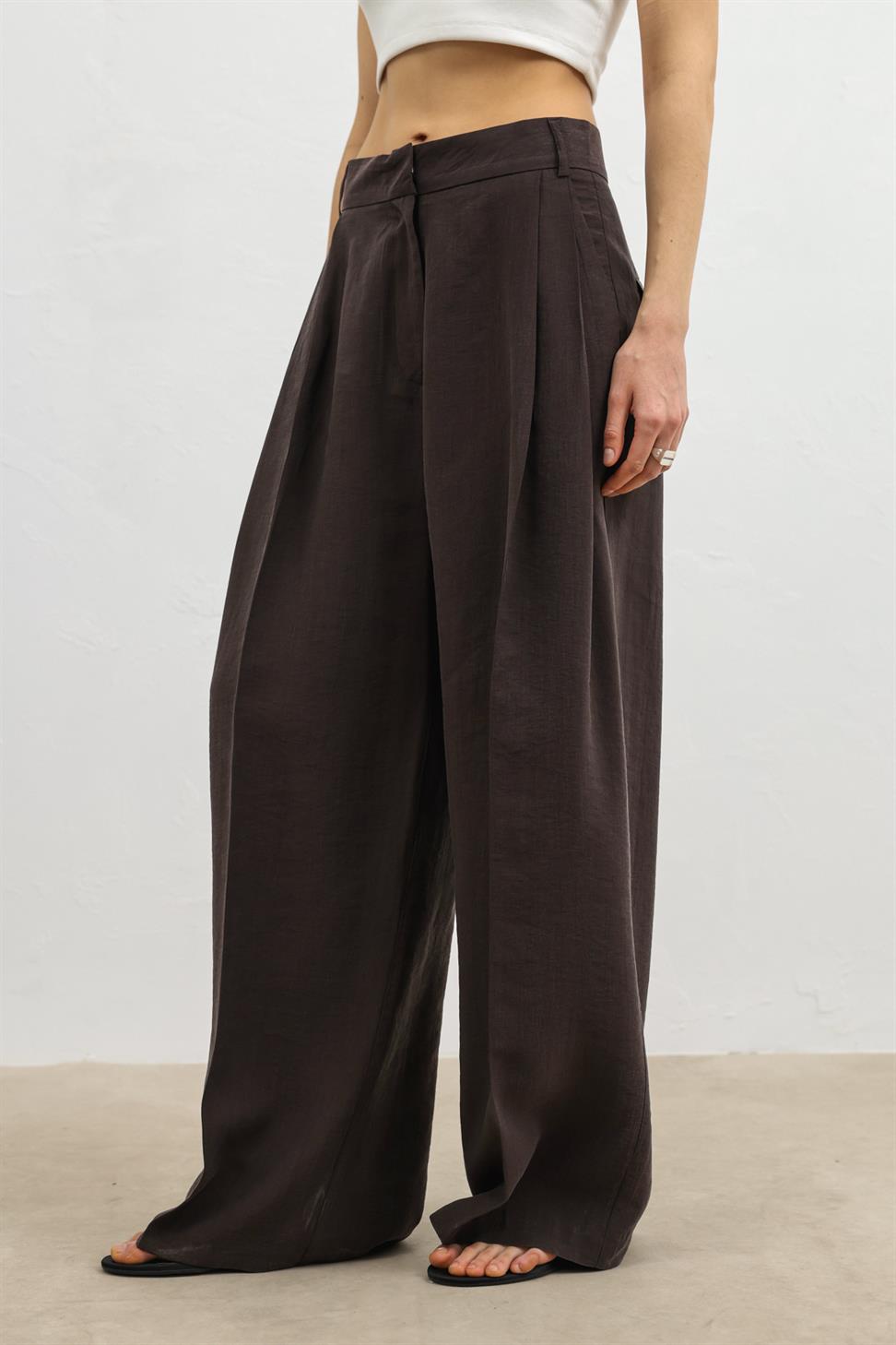 بنطال نسائي واسع الساق من مزيج الليوسيل