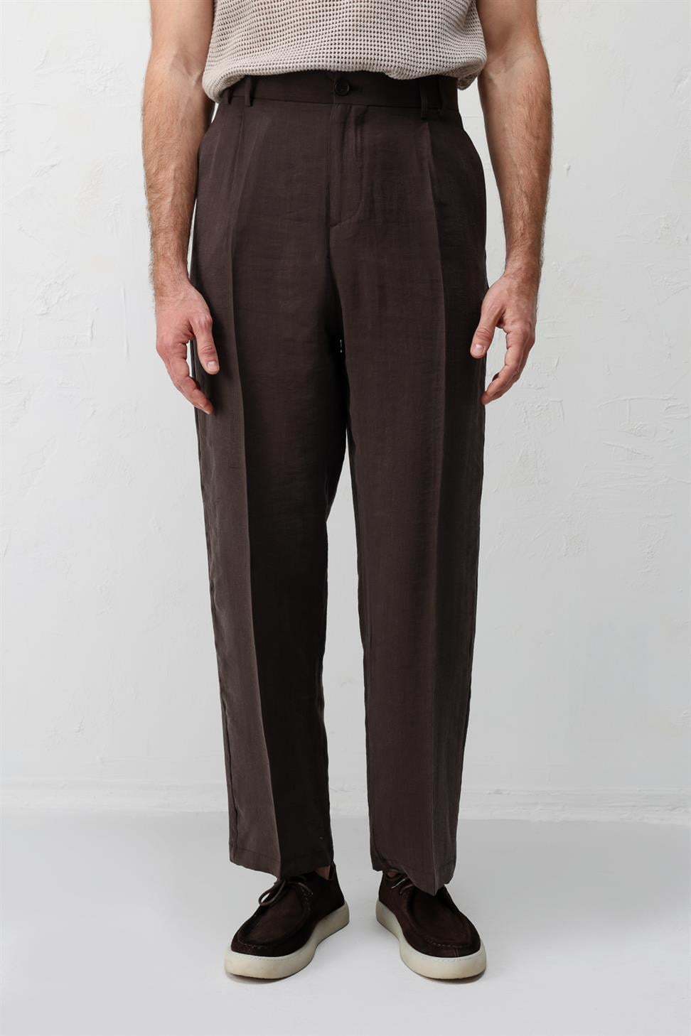 بنطلون رجالي مريح بقصّة واسعة من الليوسيل