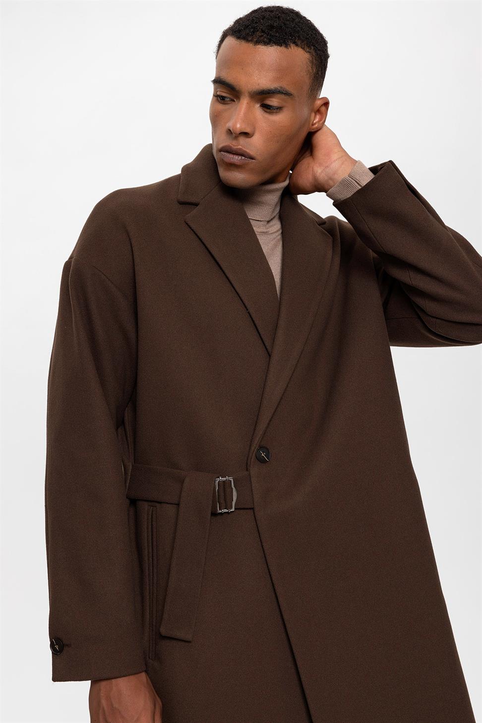 معطف رجالي كبير الحجم بحزام