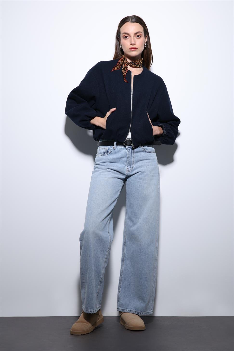 Antioch Lacivert Bel Lastikli Crop Kadın Mont