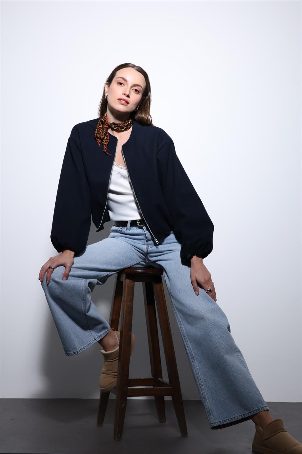 Antioch Lacivert Bel Lastikli Crop Kadın Mont