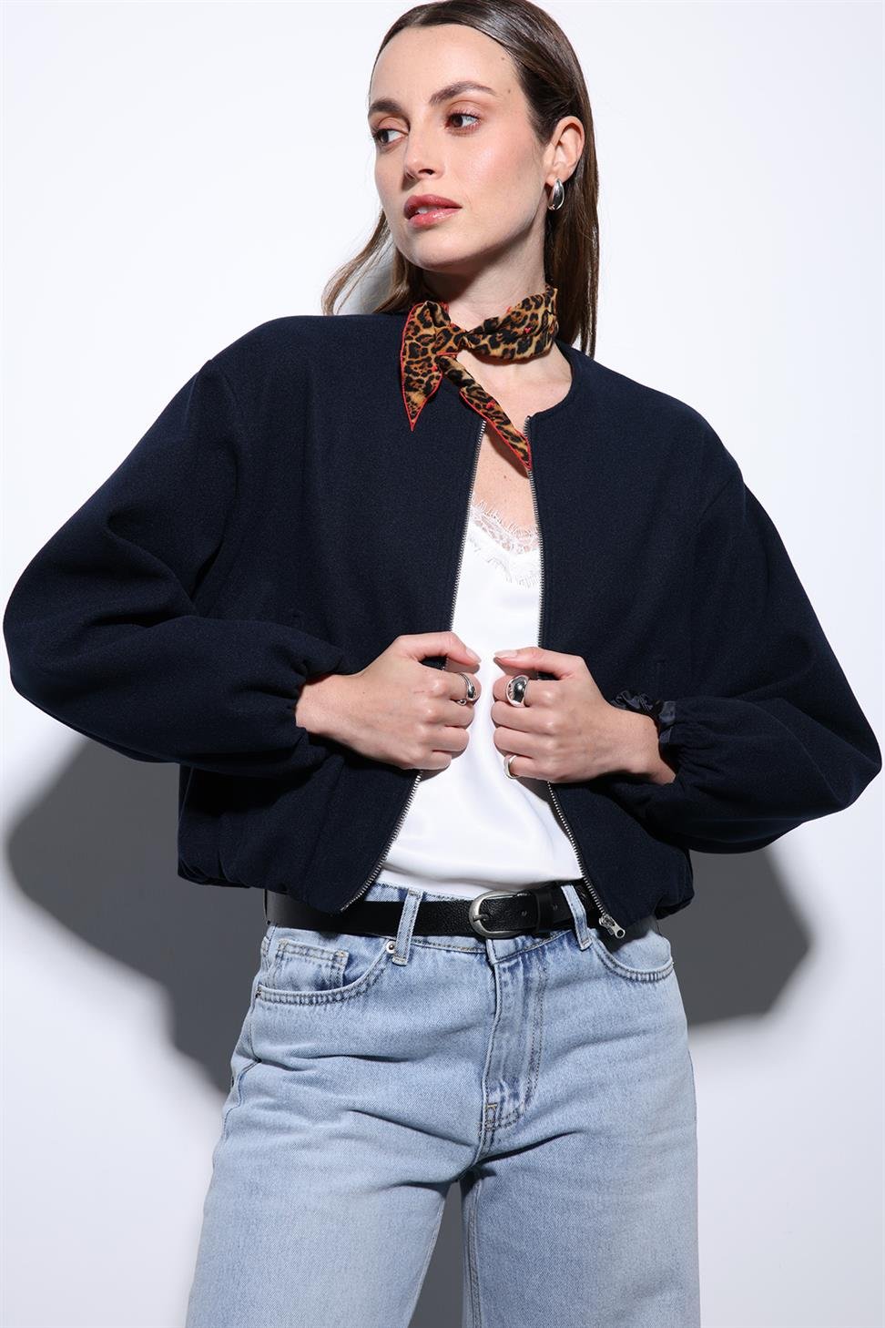 Antioch Lacivert Bel Lastikli Crop Kadın Mont