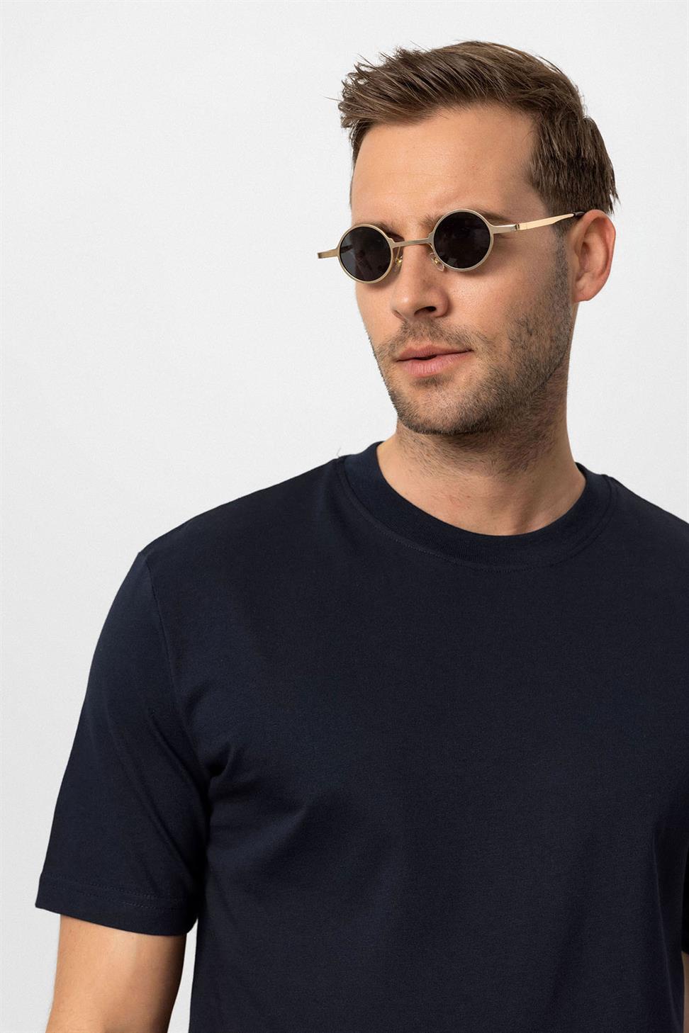 طاقم الرقبة الأساسية تي شيرت