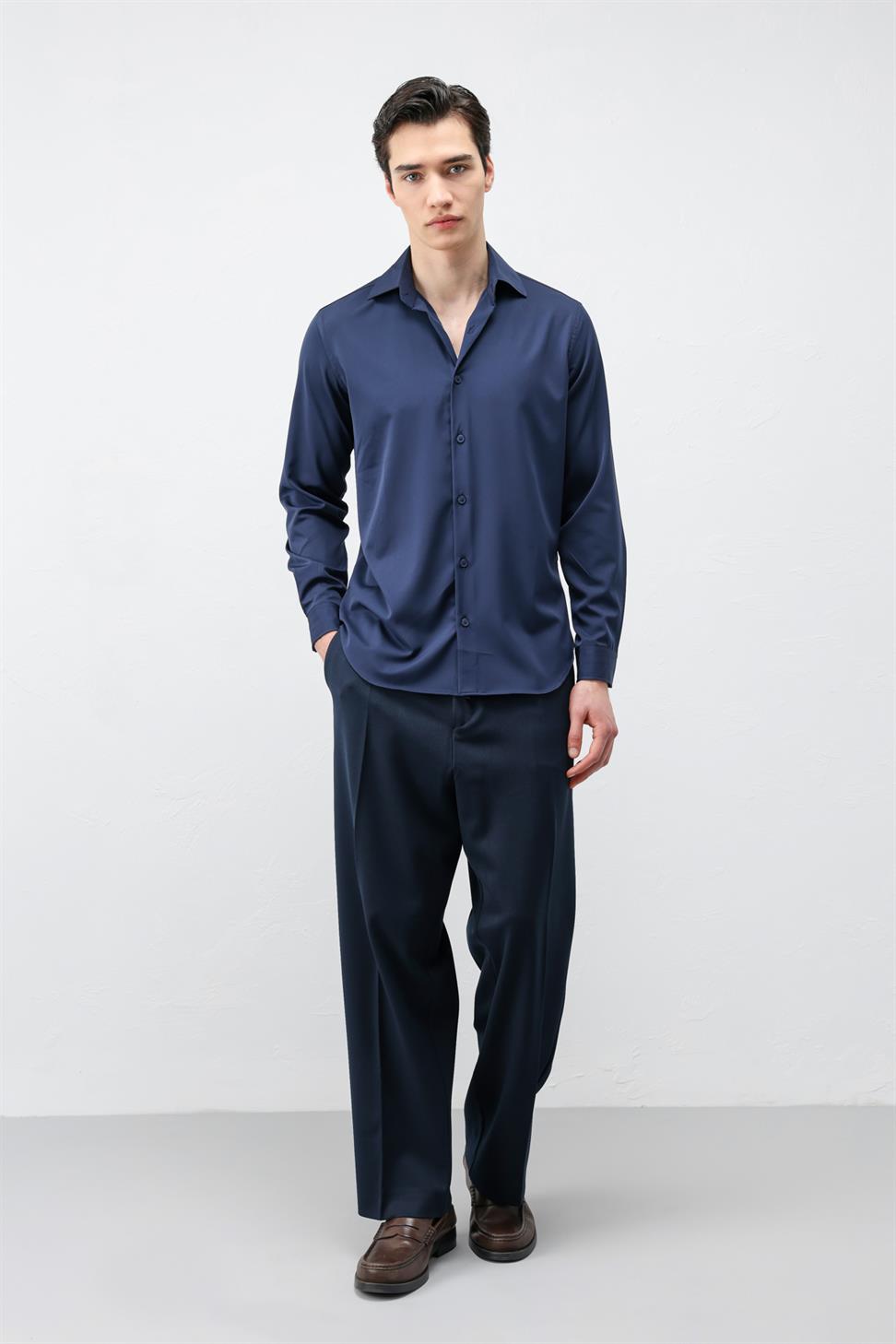 قميص رجالي من طراز Comfort Slim