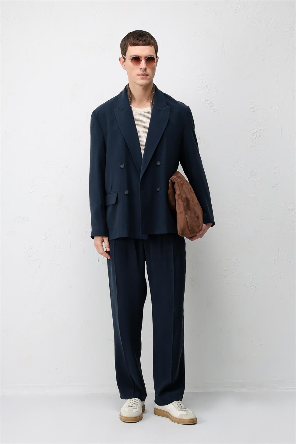 سترة بليزر رجالية مريحة من مزيج من الأقمشة