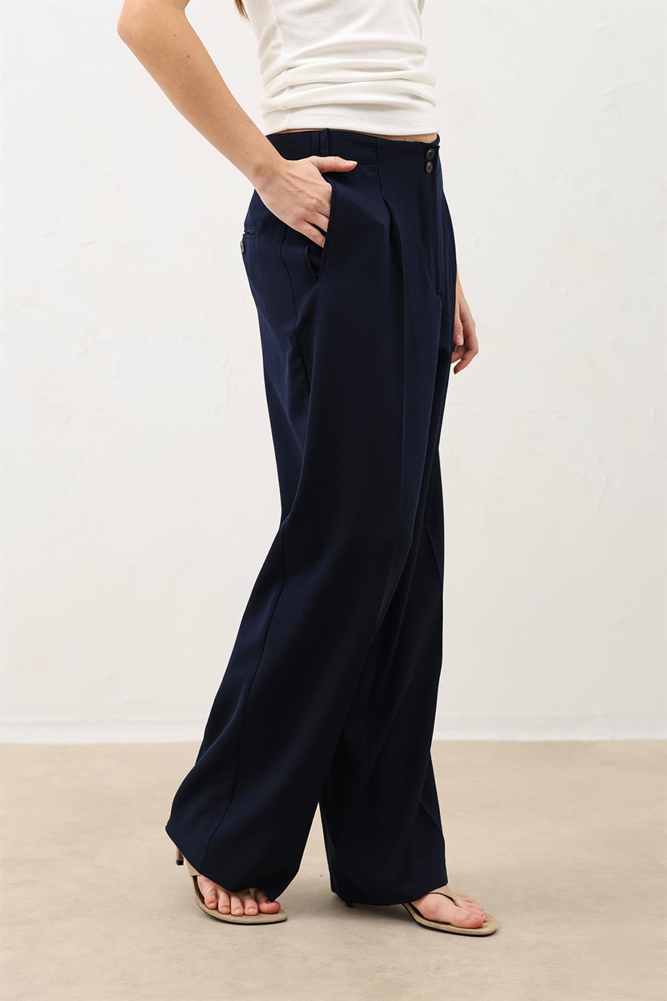 Womens Wide-Leg Pants with Detailed Pockets
