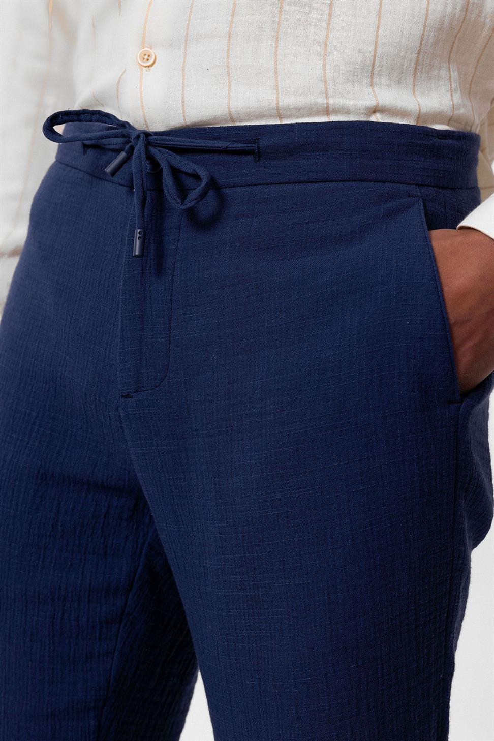 بنطال رجالي بقصة عادية مع خصر برباط