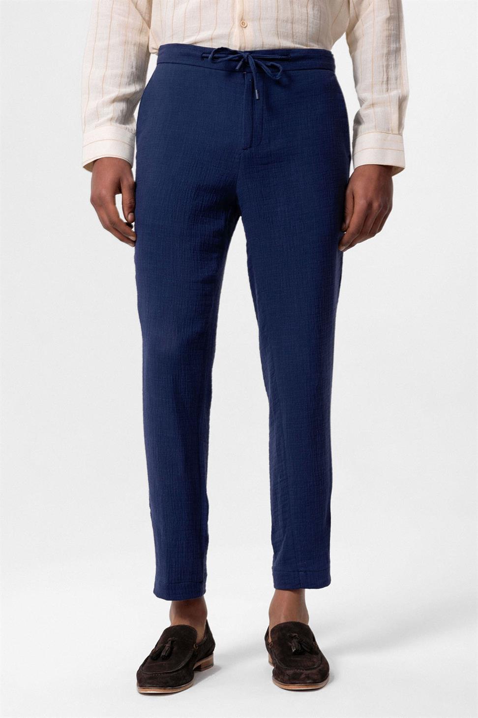 بنطال رجالي بقصة عادية مع خصر برباط