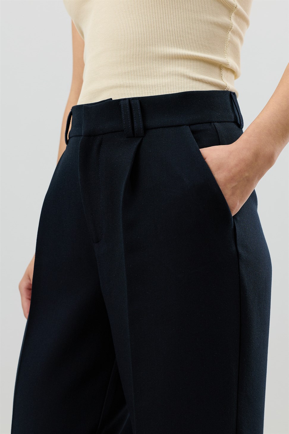 Antioch Lacivert Relax Fit Pilili Kadın Pantolon